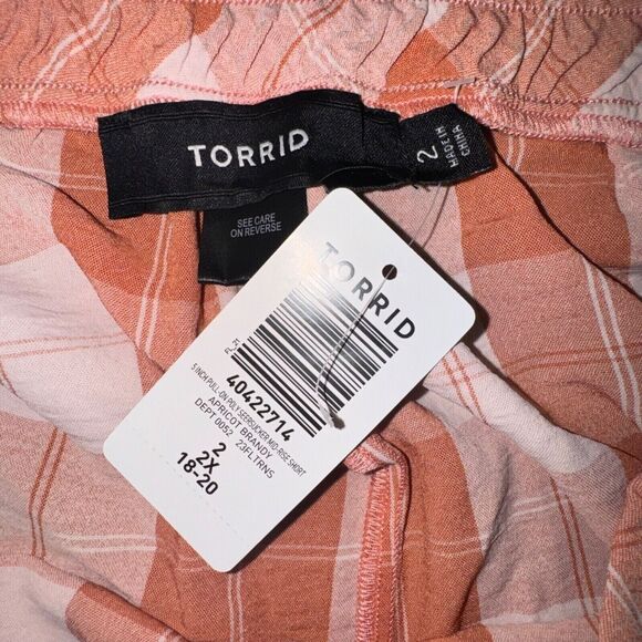 Torrid 5 Inch Pull On Mid Rise Shorts Size 2 - Picture 3 of 4